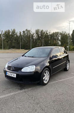 Хэтчбек Volkswagen Golf 2005 в Киеве