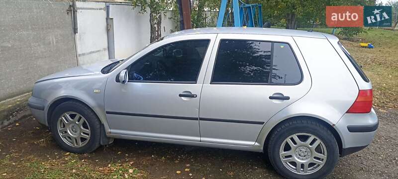 Хэтчбек Volkswagen Golf 1999 в Черновцах
