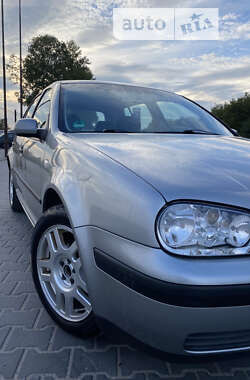 Хетчбек Volkswagen Golf 2002 в Тернополі