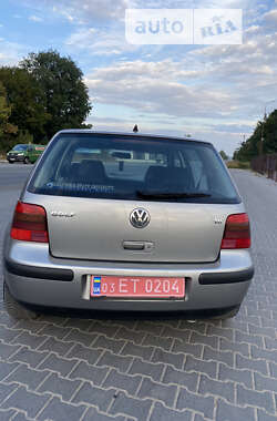 Хетчбек Volkswagen Golf 2002 в Тернополі