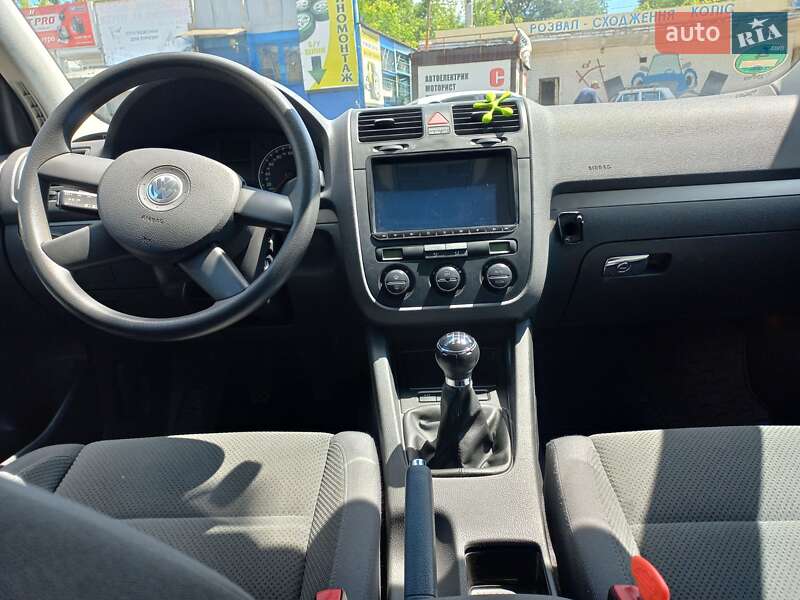 Хэтчбек Volkswagen Golf 2004 в Городке фото 9 Хэтчбек Volkswagen Golf 2004 в Городке