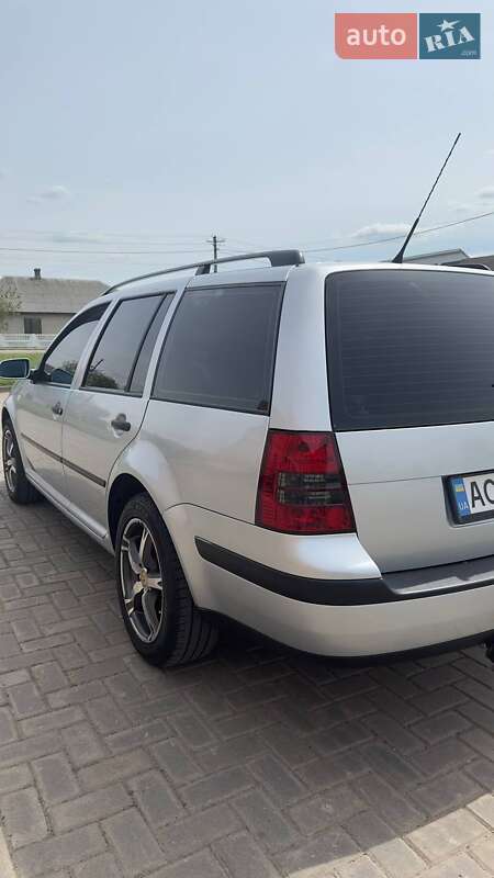 Универсал Volkswagen Golf 2001 в Любомле