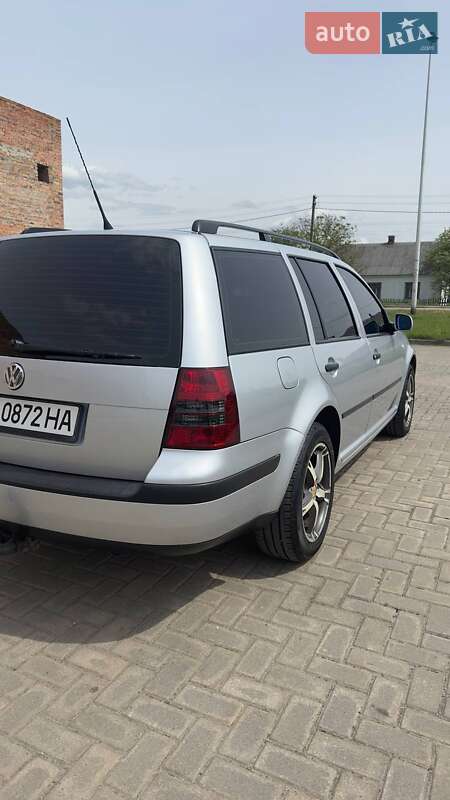 Универсал Volkswagen Golf 2001 в Любомле