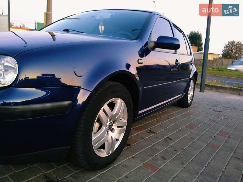 Хэтчбек Volkswagen Golf 2001 в Хмельницком