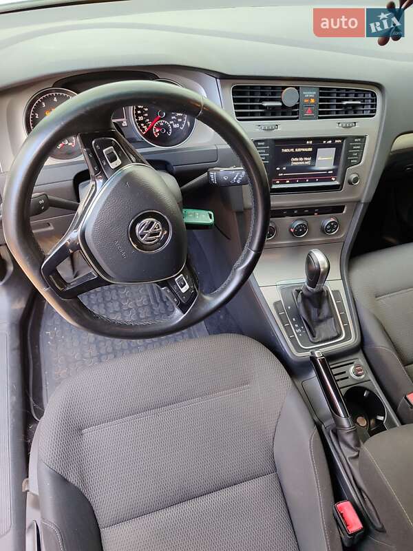 Хетчбек Volkswagen Golf 2015 в Одесі