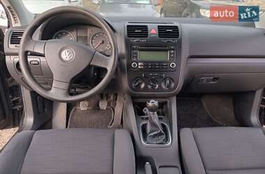 Хэтчбек Volkswagen Golf 2006 в Первомайске