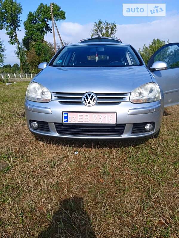 Хэтчбек Volkswagen Golf 2006 в 