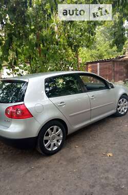 Хетчбек Volkswagen Golf 2005 в Ізмаїлі