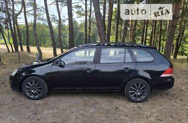 Универсал Volkswagen Golf 2008 в Коростене