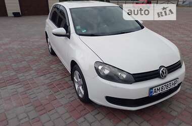 Хэтчбек Volkswagen Golf 2010 в Звягеле