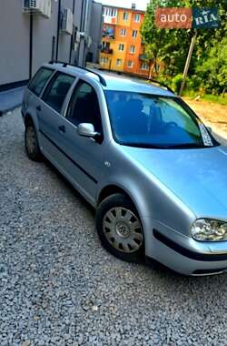 Універсал Volkswagen Golf 2002 в Дрогобичі