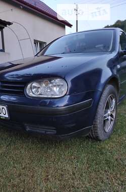 Хэтчбек Volkswagen Golf 2003 в Львове