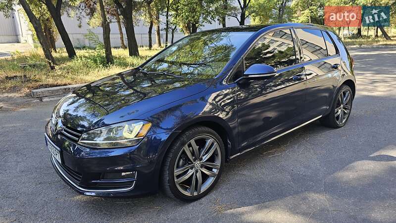 Хэтчбек Volkswagen Golf 2015 в Днепре