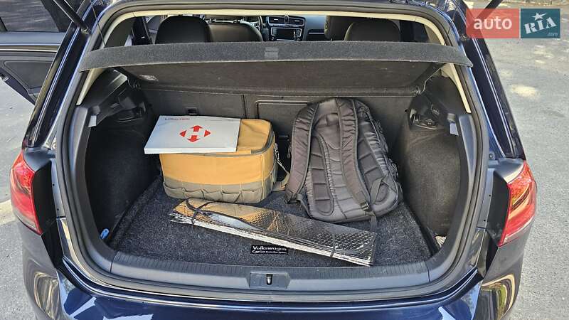 Хэтчбек Volkswagen Golf 2015 в Днепре