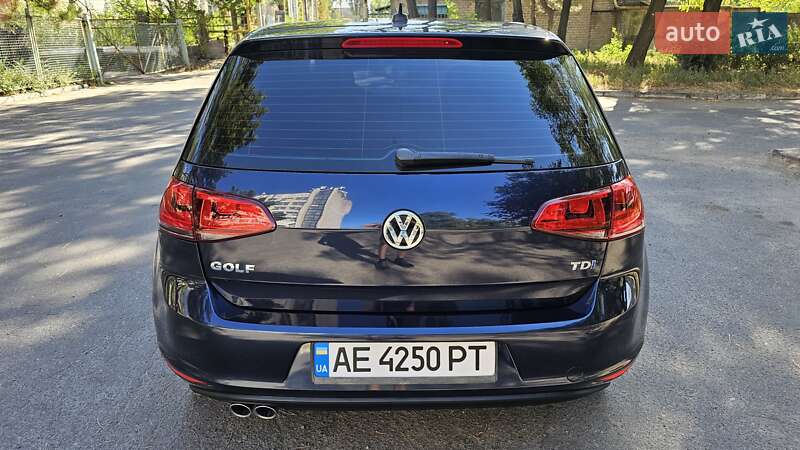Хэтчбек Volkswagen Golf 2015 в Днепре