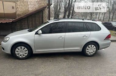 Універсал Volkswagen Golf 2010 в Дніпрі