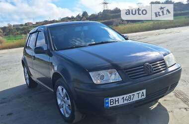 Хетчбек Volkswagen Golf 2001 в Одесі