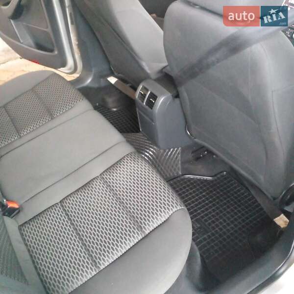 Універсал Volkswagen Golf 2011 в Львові