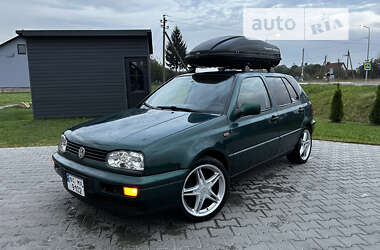 Хэтчбек Volkswagen Golf 1996 в Оброшином