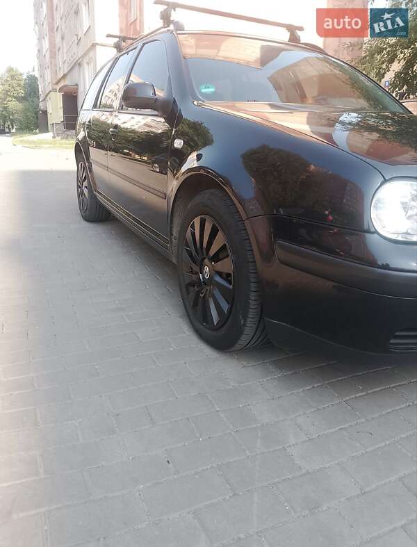 Універсал Volkswagen Golf 2000 в Луцьку