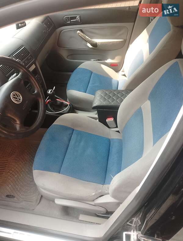 Універсал Volkswagen Golf 2000 в Луцьку