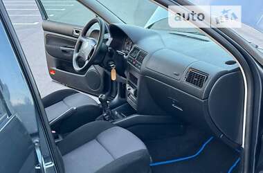 Хетчбек Volkswagen Golf 2001 в Вінниці