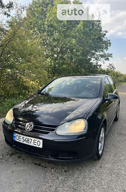 Хэтчбек Volkswagen Golf 2004 в Черновцах