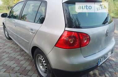 Хэтчбек Volkswagen Golf 2005 в Городенке