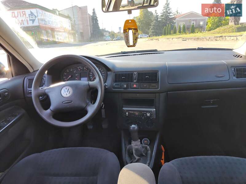 Универсал Volkswagen Golf 2003 в Изяславе