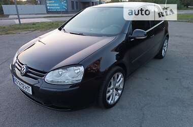 Хетчбек Volkswagen Golf 2005 в Мукачевому