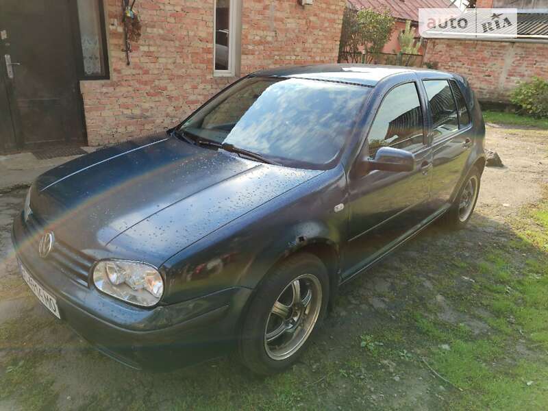 Хетчбек Volkswagen Golf 2001 в Львові