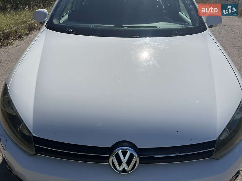 Універсал Volkswagen Golf 2011 в Чернігові