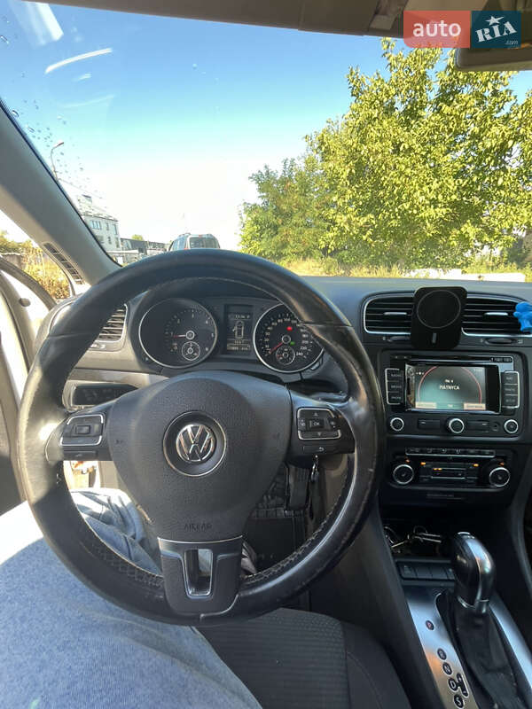 Універсал Volkswagen Golf 2011 в Чернігові