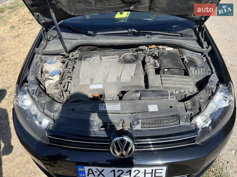 Універсал Volkswagen Golf 2011 в Коротичу