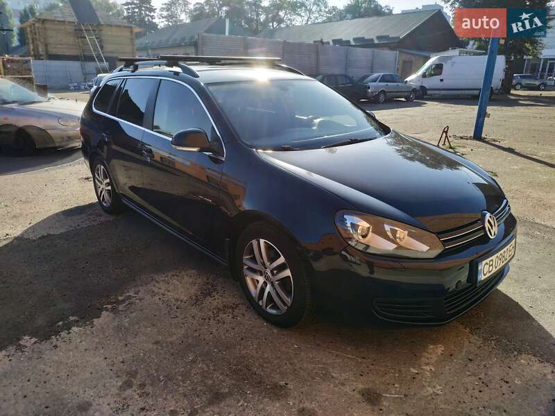 Універсал Volkswagen Golf 2010 в Чернігові