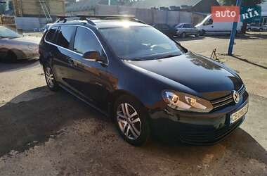 Универсал Volkswagen Golf 2010 в Чернигове