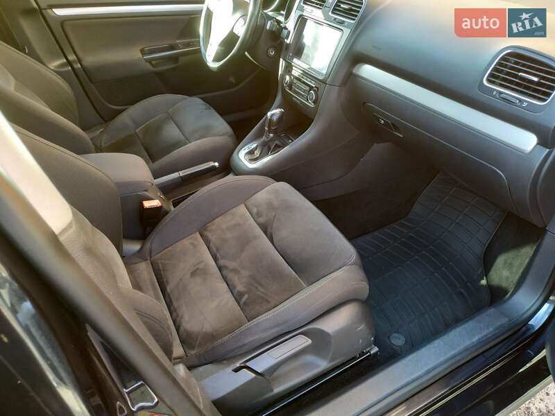 Універсал Volkswagen Golf 2010 в Чернігові