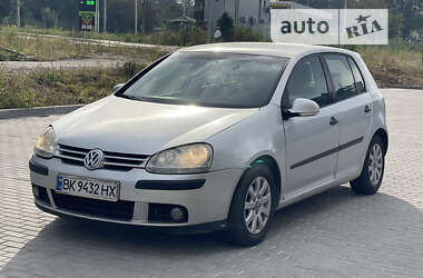 Хэтчбек Volkswagen Golf 2006 в Ровно