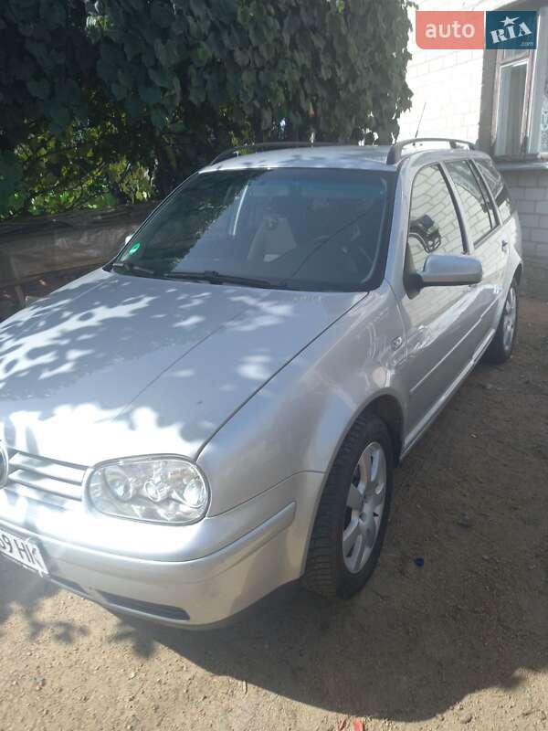 Універсал Volkswagen Golf 2004 в Ємільчиному