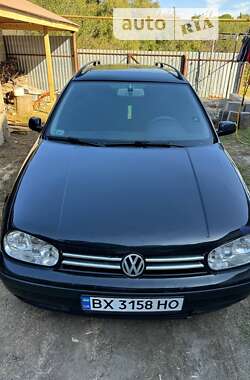 Универсал Volkswagen Golf 2002 в Городке