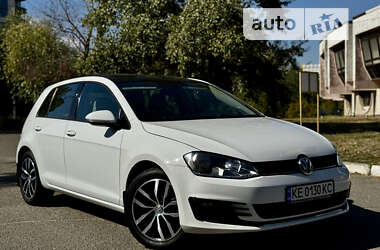 Хэтчбек Volkswagen Golf 2015 в Днепре