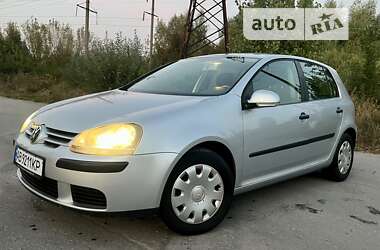 Хетчбек Volkswagen Golf 2004 в Вінниці