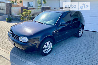 Хетчбек Volkswagen Golf 2001 в Тульчині