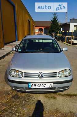 Универсал Volkswagen Golf 2000 в Виннице