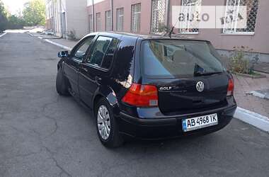 Хэтчбек Volkswagen Golf 2003 в Виннице