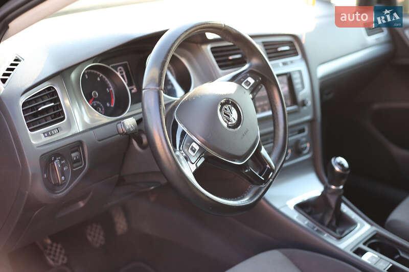 Универсал Volkswagen Golf 2014 в Львове