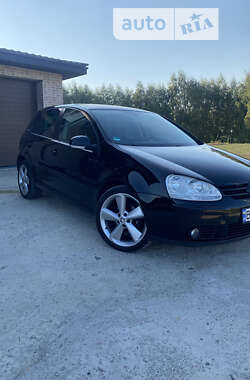 Хетчбек Volkswagen Golf 2006 в Києві