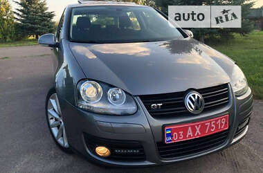 Хетчбек Volkswagen Golf 2006 в Вараші