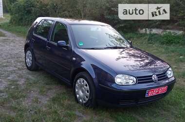 Хэтчбек Volkswagen Golf 2002 в Луцке