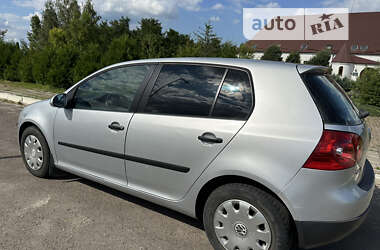 Хетчбек Volkswagen Golf 2006 в Острозі